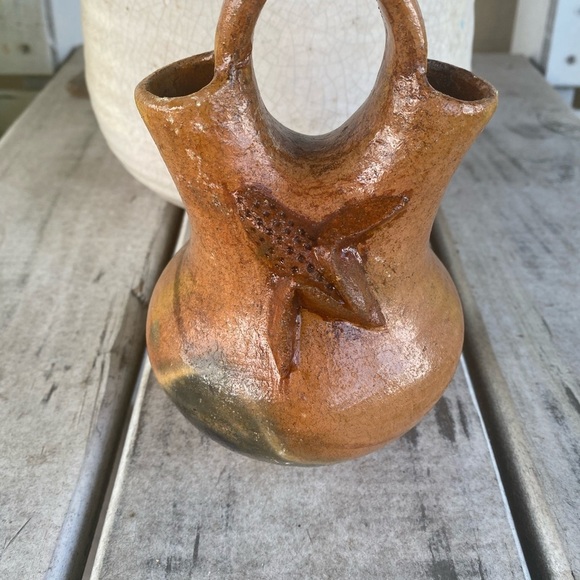 Vintage Navajo Traditional Handcrafted Wedding Vase Symbolizing Union 6 1/4” - Picture 3 of 11